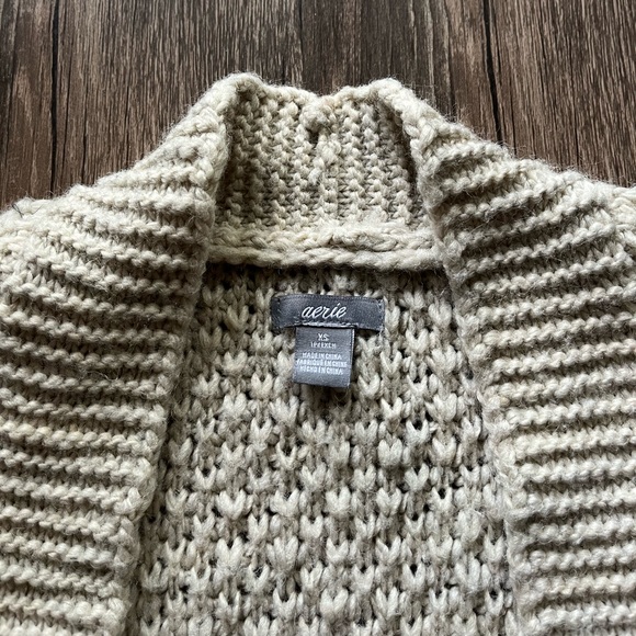 Aerie Knit Cream Cardigan Sz XS - Picture 3 of 3